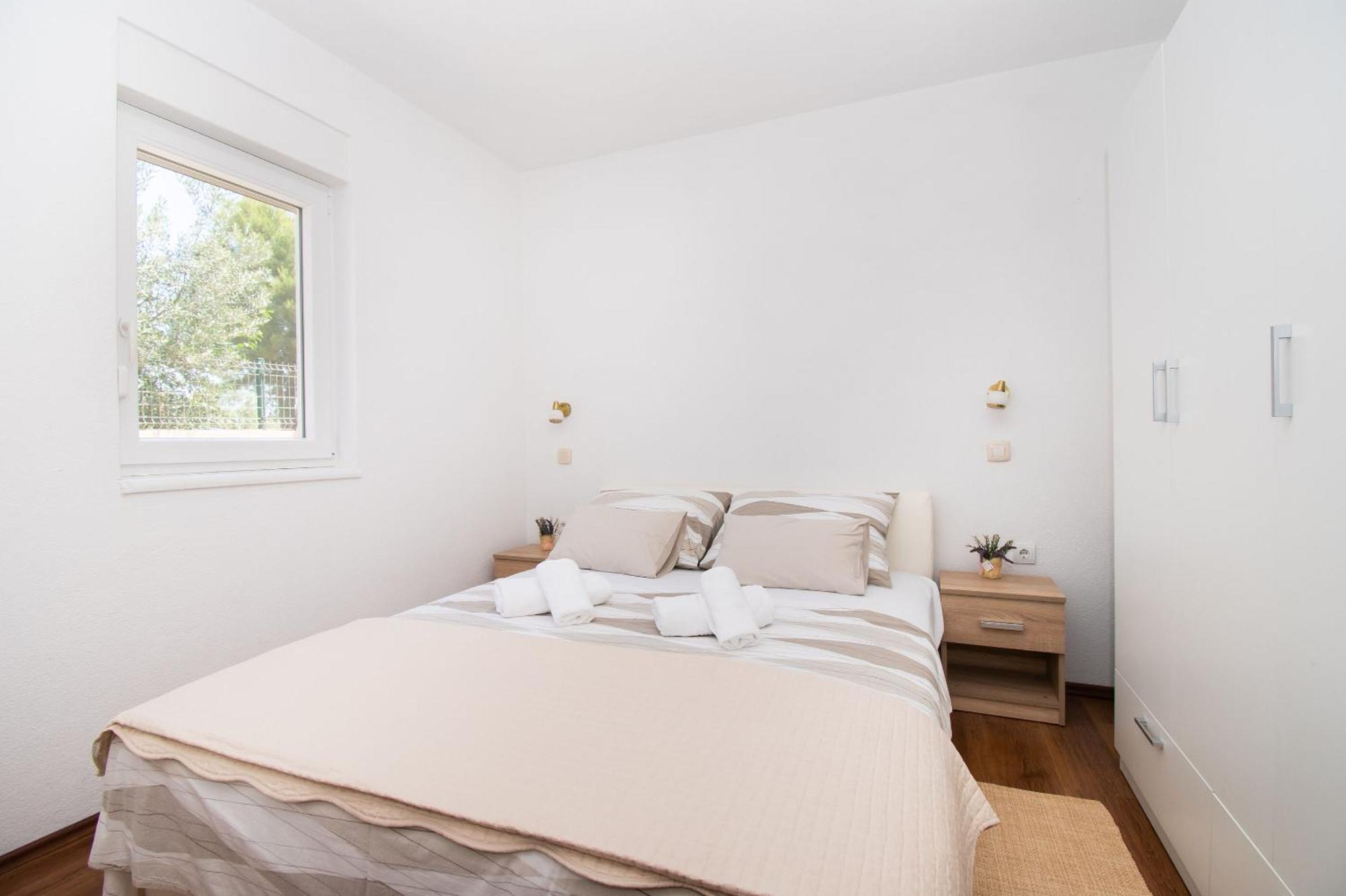 Apartment Ninic Srima Eksteriør billede